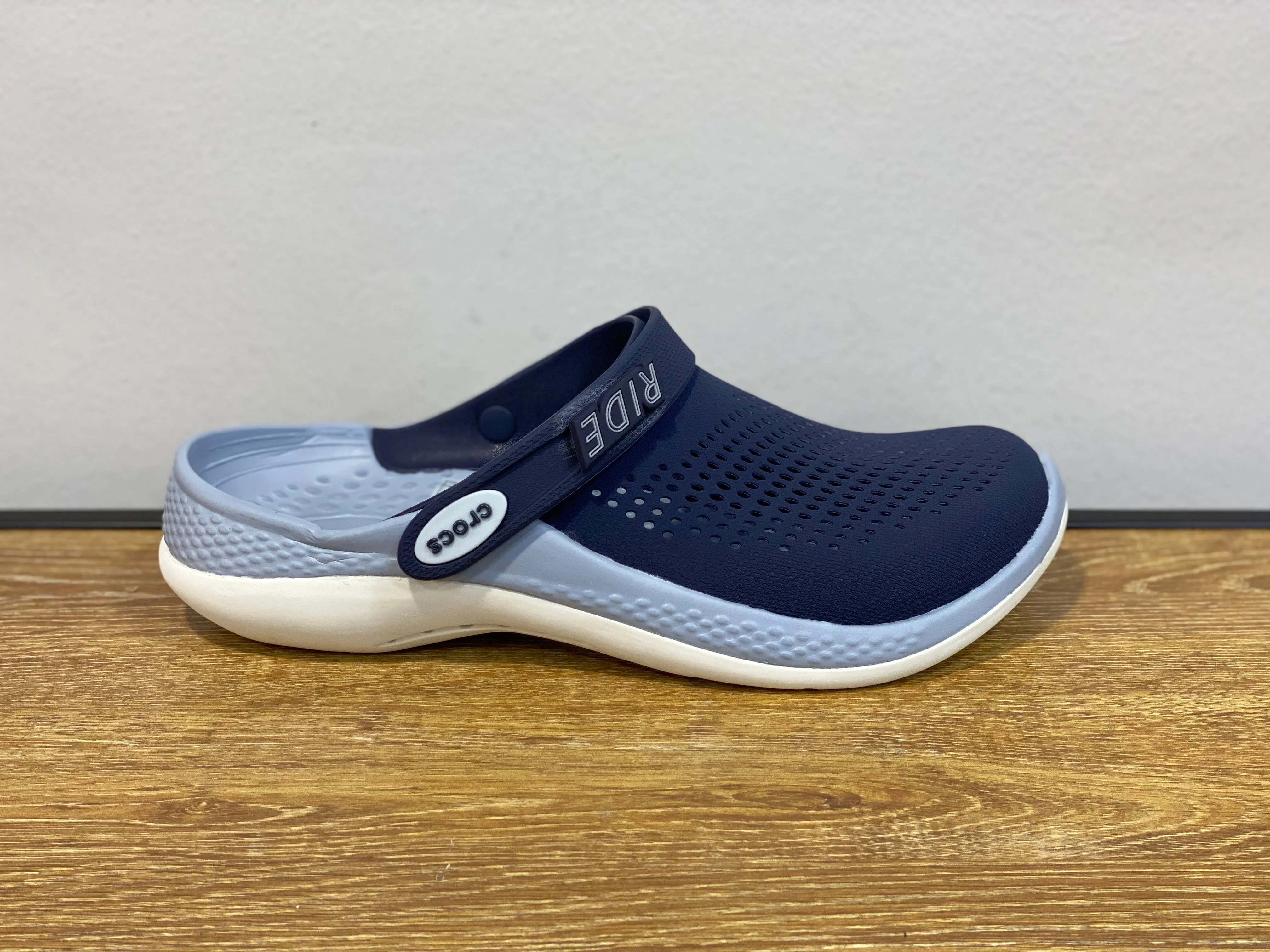 CROCS LITERIDE 360 CLOG bleu et bleu ciel et blanc